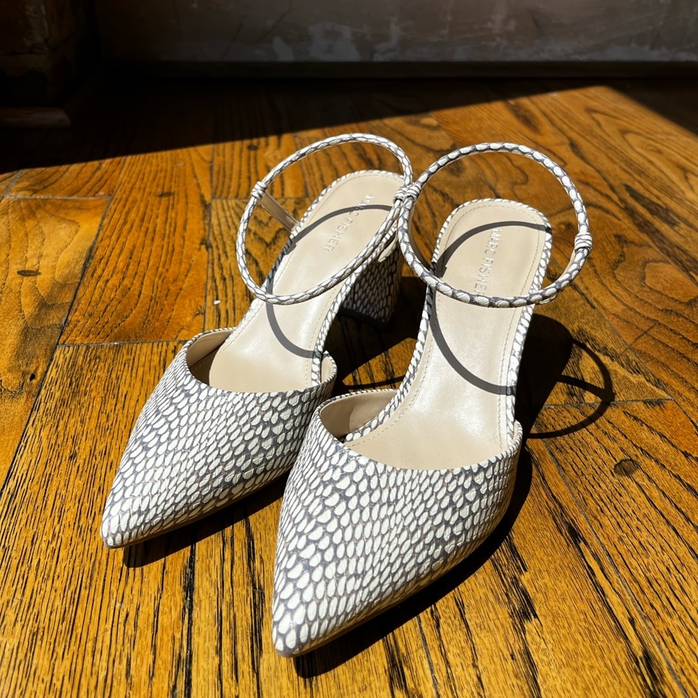 Marc Fisher Dress shoe